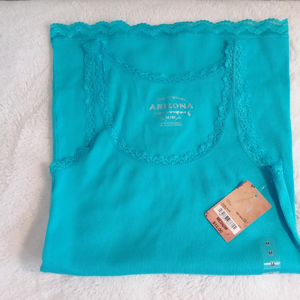Arizona Tank top size Medium Bundle of 6 colors